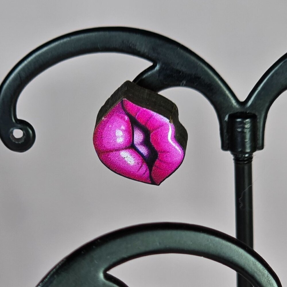 Pink Wooden Stud Earrings - Lips, Hearts & XOXO Designs (NWOT) - Picture 4 of 6